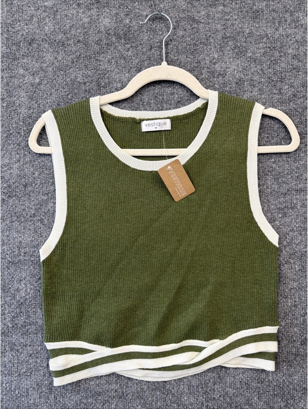 Boutique New With Tags Olive Green Crisscross Ham Sweater Knit Medium